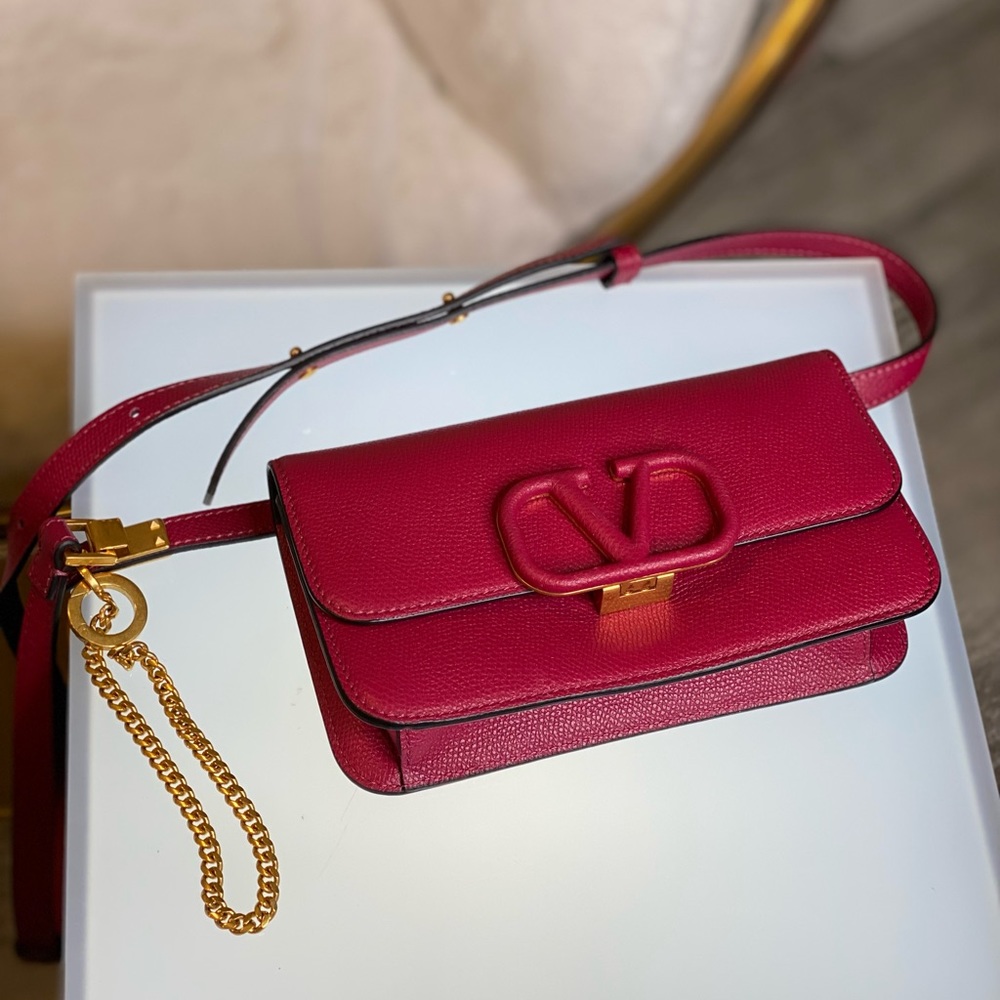 RARE VALENTINO 3WAY VSLING CROSSBODY!